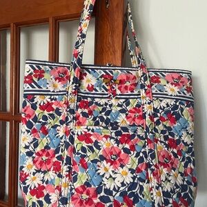 Vera Bradley Summer Cottage Large Tote Bag EUC